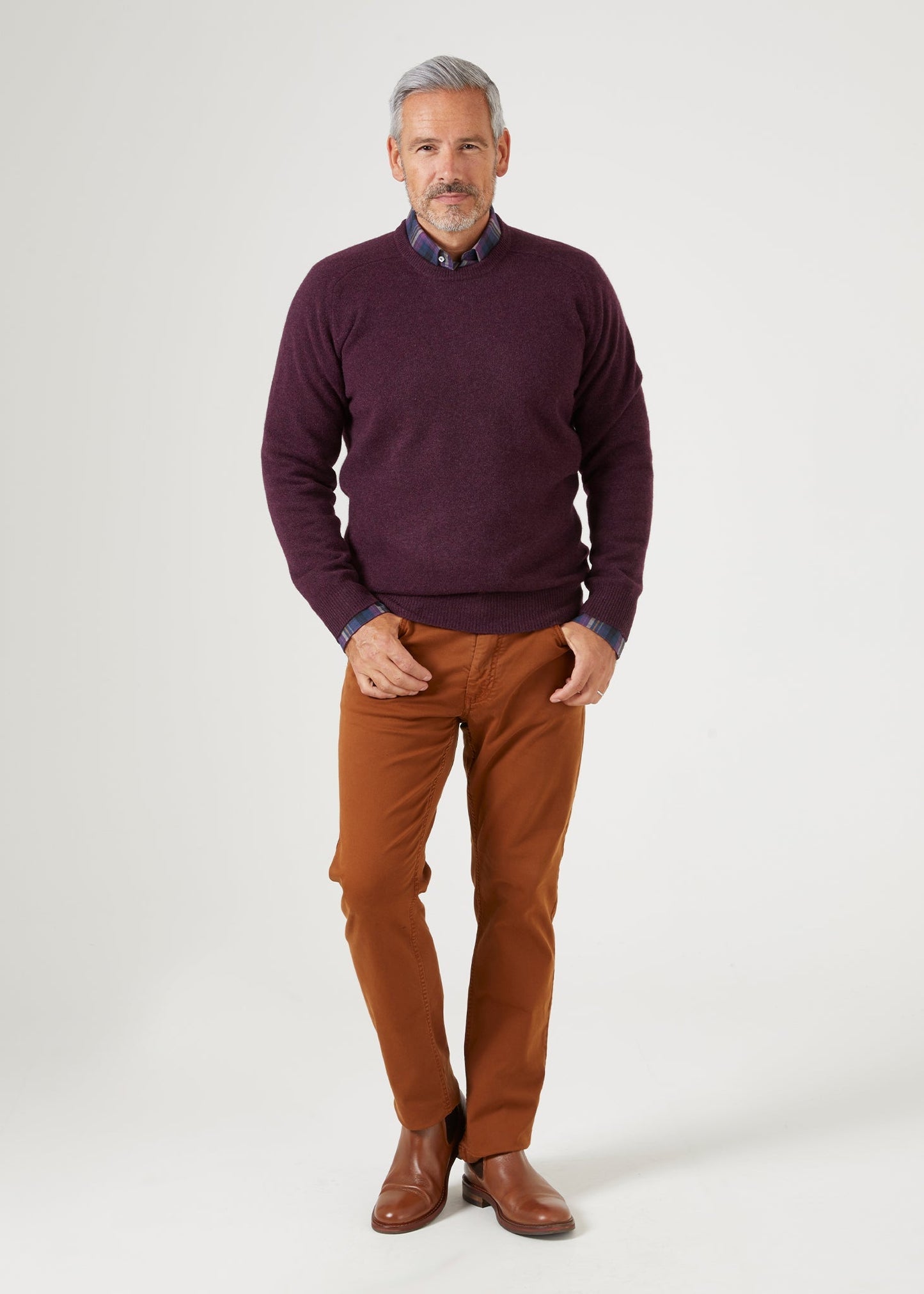 Lenzie-mens-Lambswool-Black-Grape-Jumper